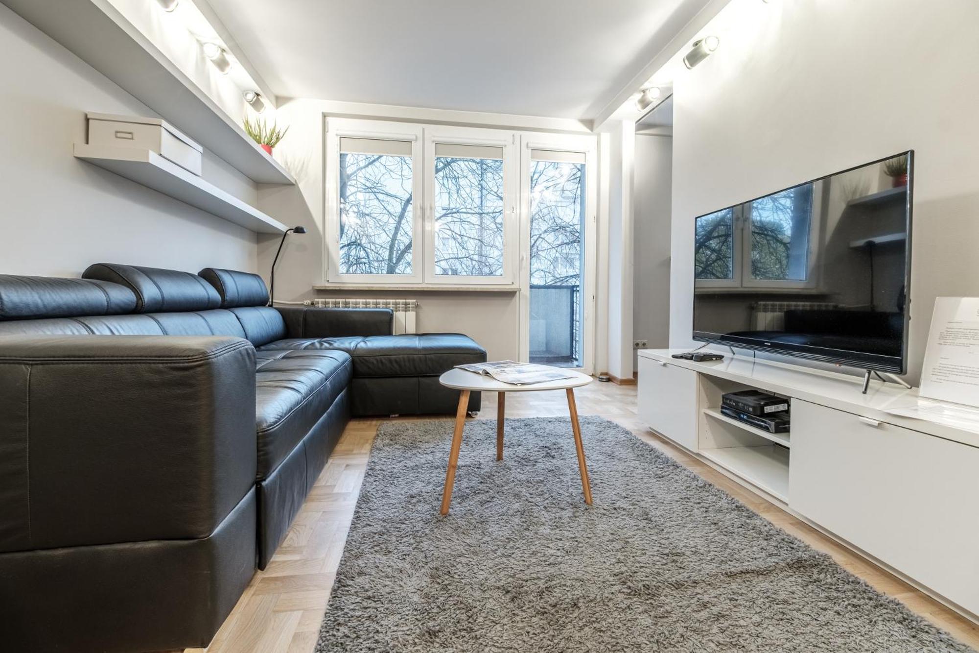 Inside Solec Iii Apartment Warschau