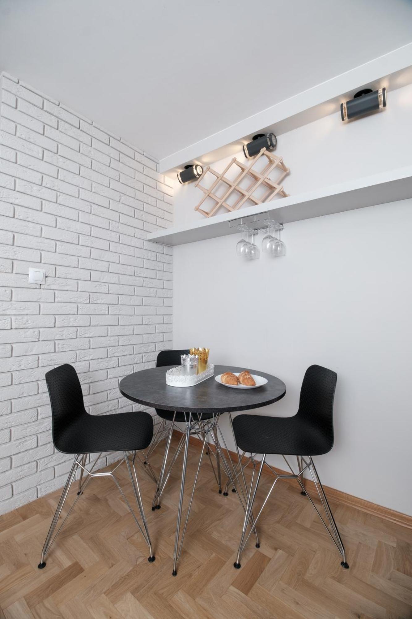Inside Solec Iii * Warszawa