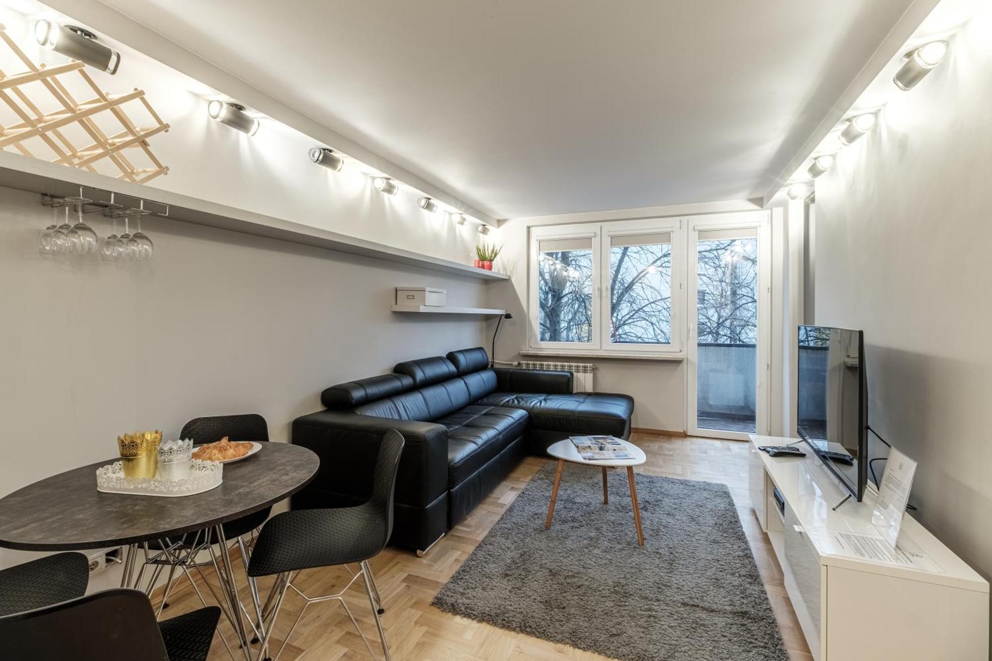 Inside Solec Iii Apartament *